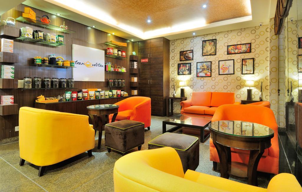 Crossroads Hotel Gurgaon Bagian luar foto