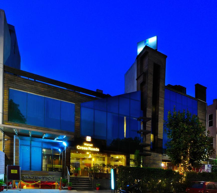 Crossroads Hotel Gurgaon Bagian luar foto